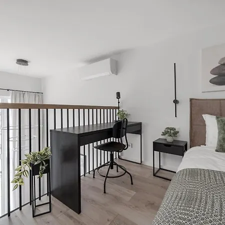 Loft 61 With Free Parking